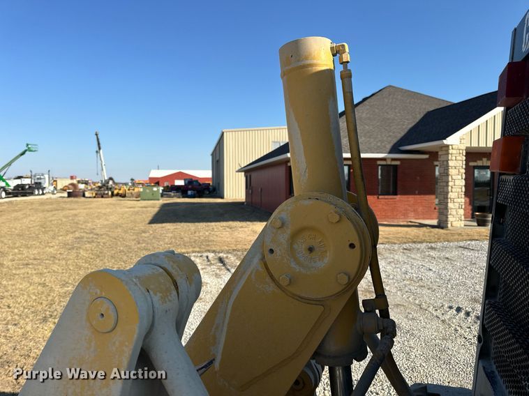 image for item DV1769 1995 Caterpillar 160H motor grader