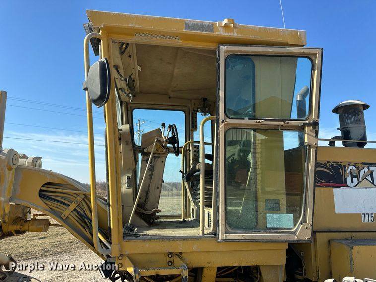 image for item DV1769 1995 Caterpillar 160H motor grader