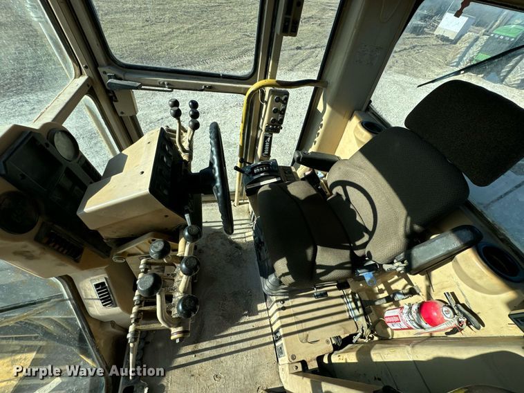 image for item DV1769 1995 Caterpillar 160H motor grader