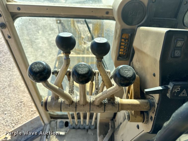 image for item DV1769 1995 Caterpillar 160H motor grader