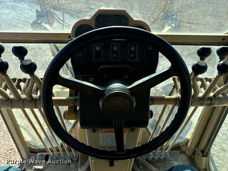 image for item DV1769 1995 Caterpillar 160H motor grader