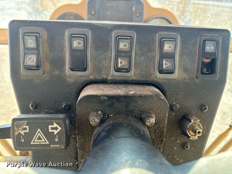 image for item DV1769 1995 Caterpillar 160H motor grader