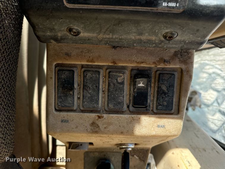 image for item DV1769 1995 Caterpillar 160H motor grader