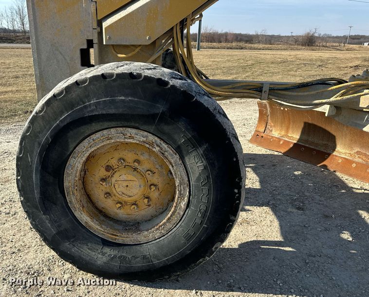 image for item DV1769 1995 Caterpillar 160H motor grader