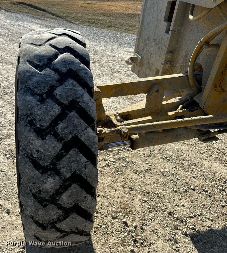 image for item DV1769 1995 Caterpillar 160H motor grader