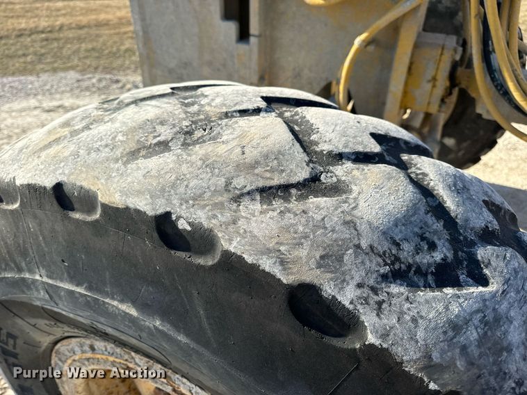 image for item DV1769 1995 Caterpillar 160H motor grader