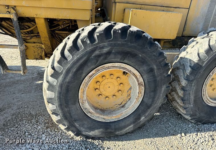 image for item DV1769 1995 Caterpillar 160H motor grader