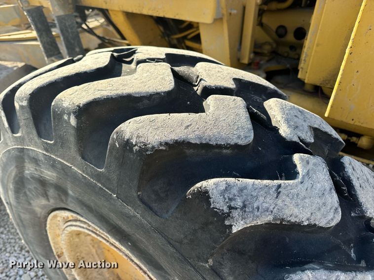 image for item DV1769 1995 Caterpillar 160H motor grader