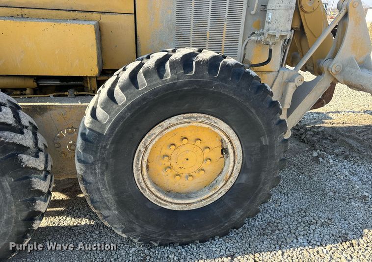 image for item DV1769 1995 Caterpillar 160H motor grader