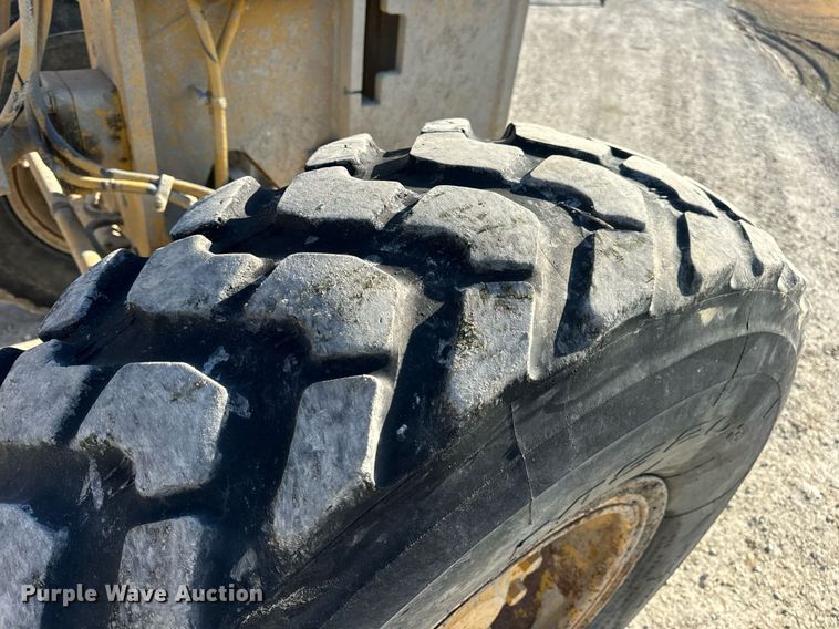 image for item DV1769 1995 Caterpillar 160H motor grader