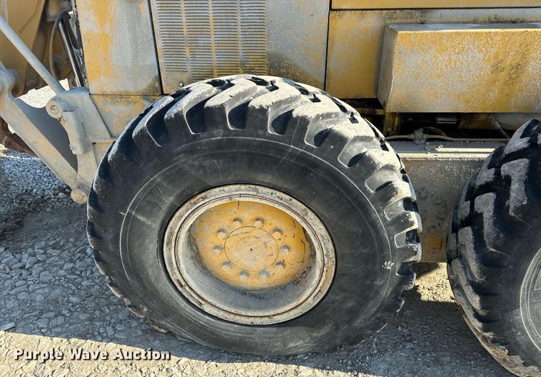 image for item DV1769 1995 Caterpillar 160H motor grader