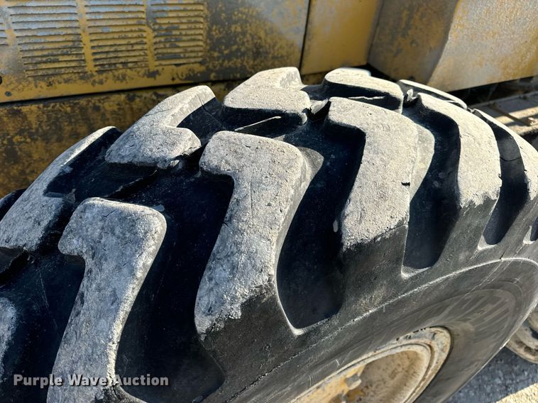 image for item DV1769 1995 Caterpillar 160H motor grader