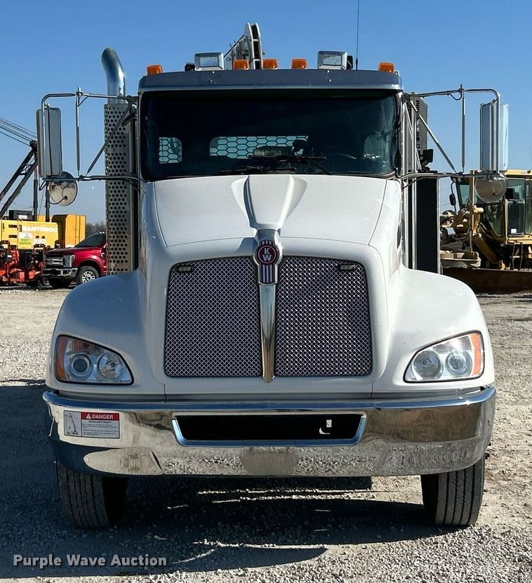 image for item DV1772 2021 Kenworth T370 utility / service truck