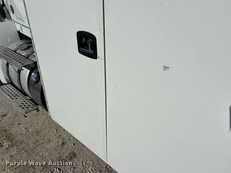 image for item DV1772 2021 Kenworth T370 utility / service truck