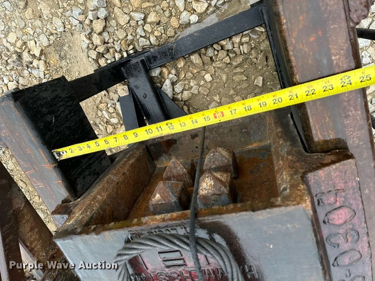 image for item DV1777 Delmac D19-42 pile driver