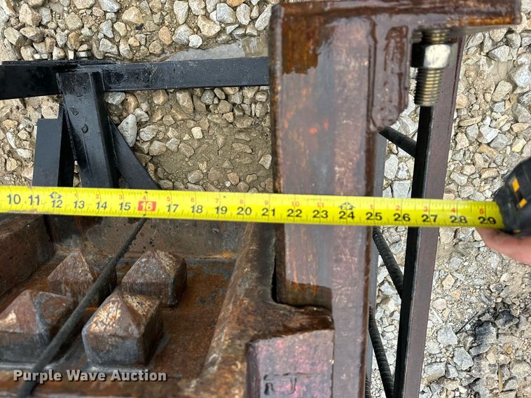 image for item DV1777 Delmac D19-42 pile driver