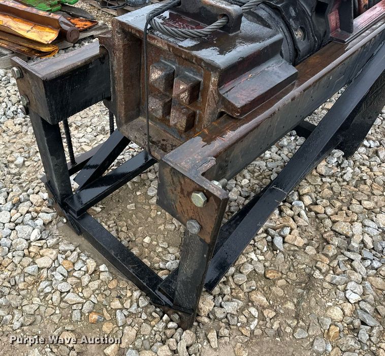 image for item DV1777 Delmac D19-42 pile driver