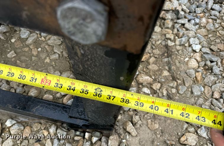 image for item DV1777 Delmac D19-42 pile driver