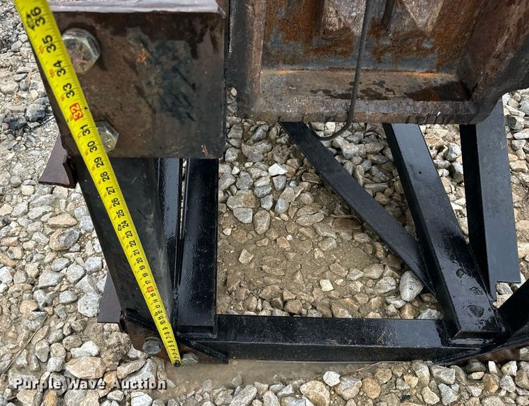 image for item DV1777 Delmac D19-42 pile driver