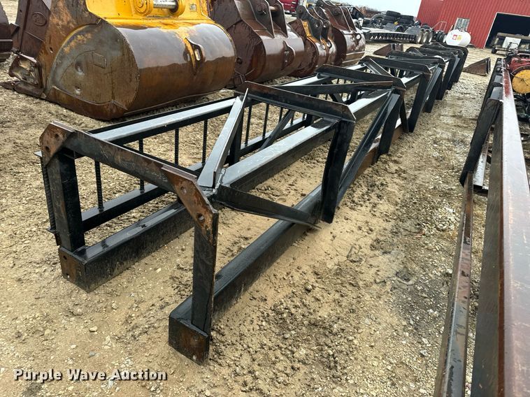 image for item DV1777 Delmac D19-42 pile driver