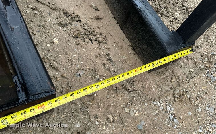 image for item DV1777 Delmac D19-42 pile driver