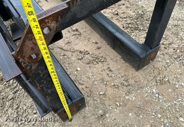 image for item DV1777 Delmac D19-42 pile driver