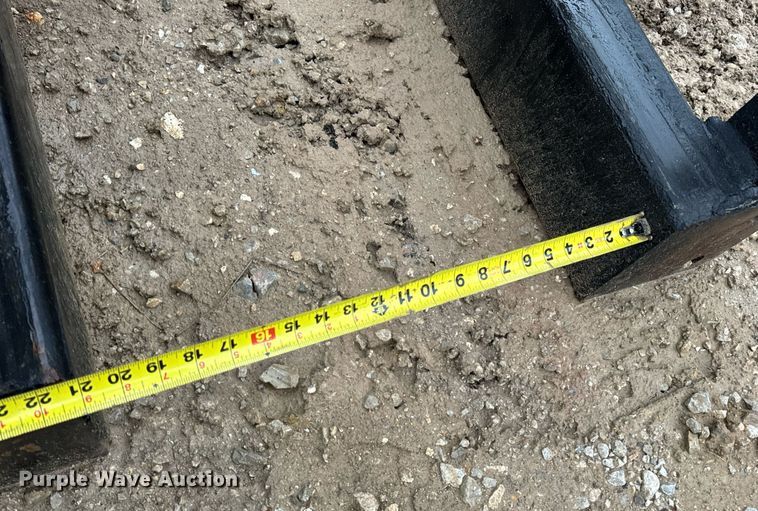 image for item DV1777 Delmac D19-42 pile driver