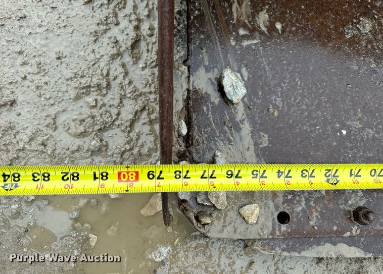 image for item DV1778 (3) Caterpillar skid steer buckets