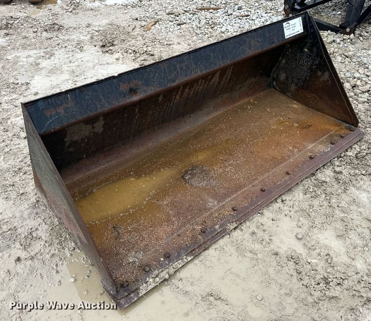 image for item DV1779 Caterpillar skid steer bucket