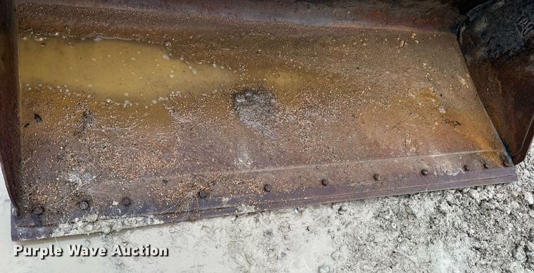 image for item DV1779 Caterpillar skid steer bucket