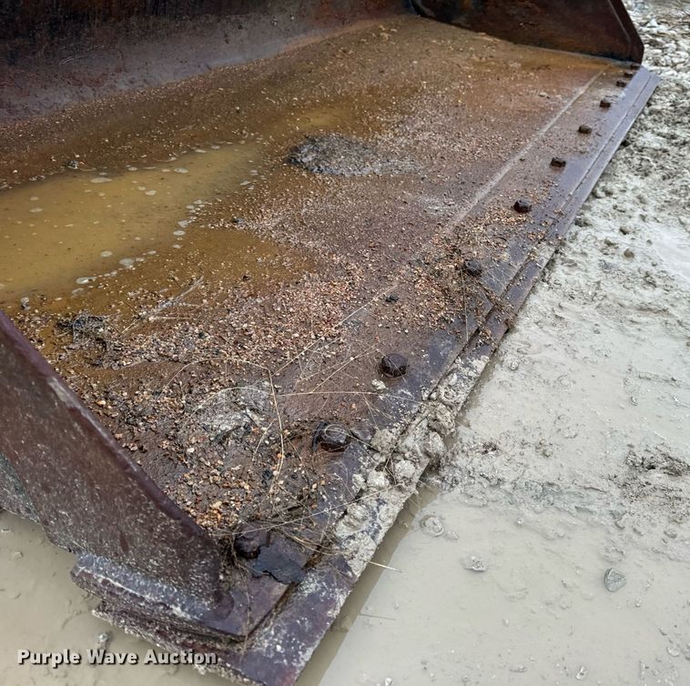 image for item DV1779 Caterpillar skid steer bucket