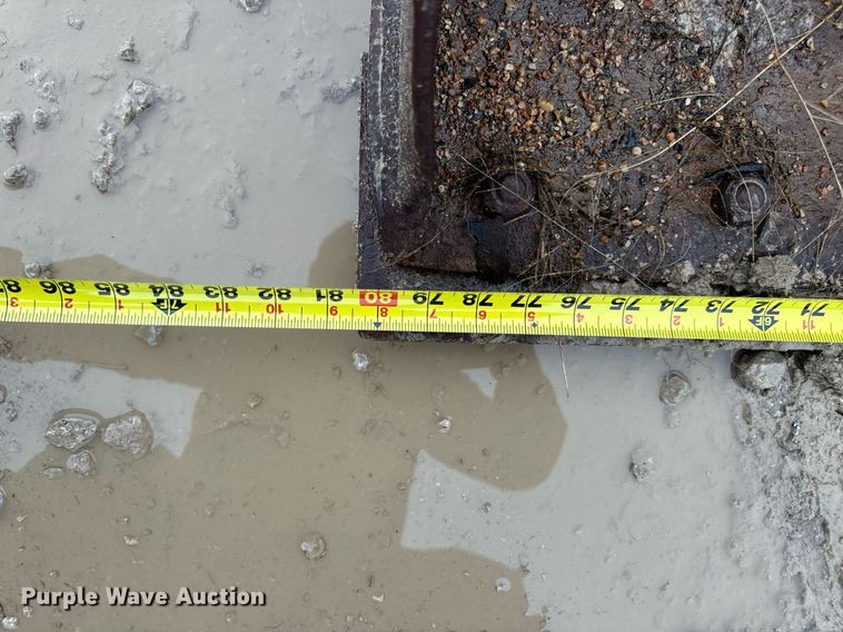 image for item DV1779 Caterpillar skid steer bucket