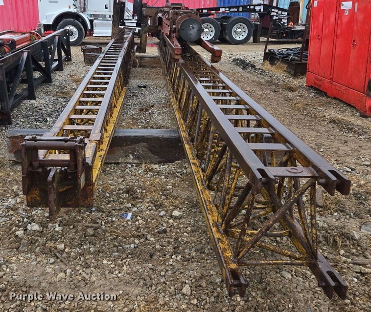 image for item DV1783 APE D12-42 piling driver 