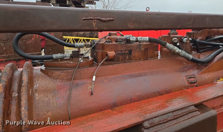 image for item DV1783 APE D12-42 piling driver 