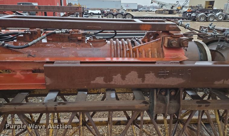 image for item DV1783 APE D12-42 piling driver 