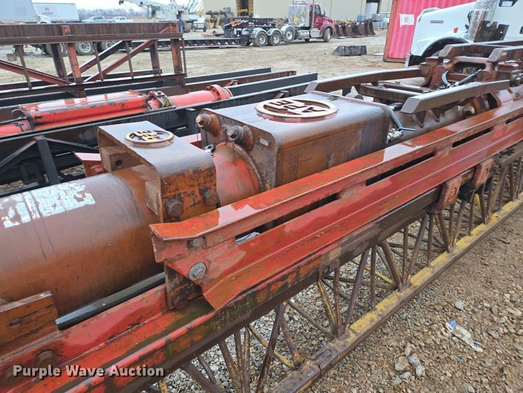 image for item DV1783 APE D12-42 piling driver 