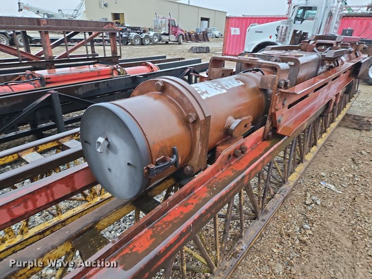 image for item DV1783 APE D12-42 piling driver 