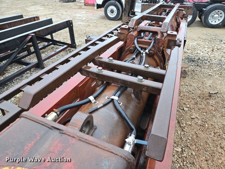 image for item DV1783 APE D12-42 piling driver 