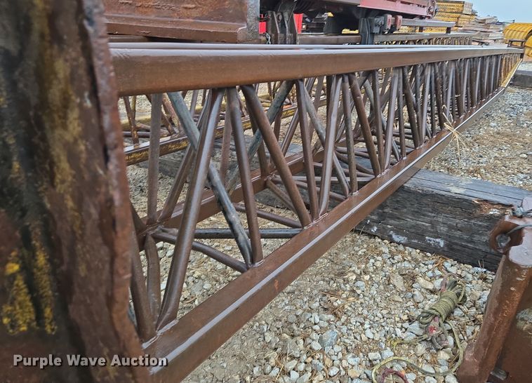 image for item DV1783 APE D12-42 piling driver 