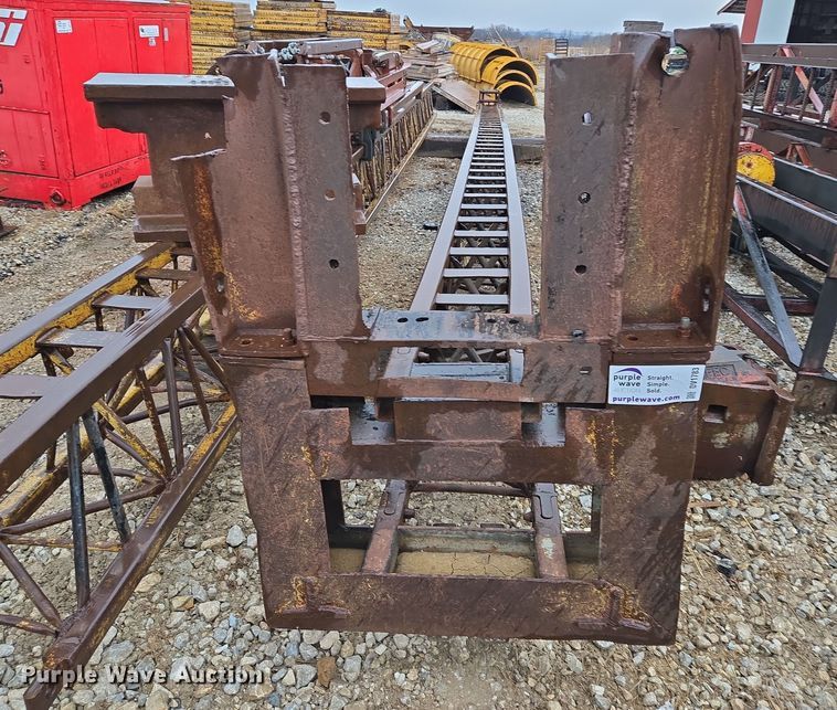 image for item DV1783 APE D12-42 piling driver 