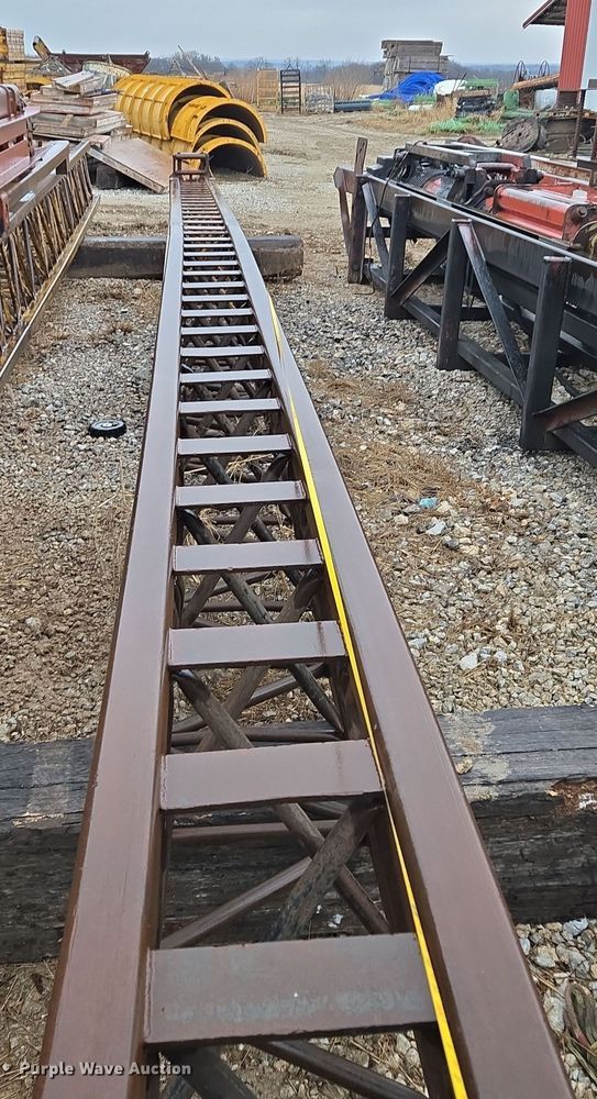 image for item DV1783 APE D12-42 piling driver 