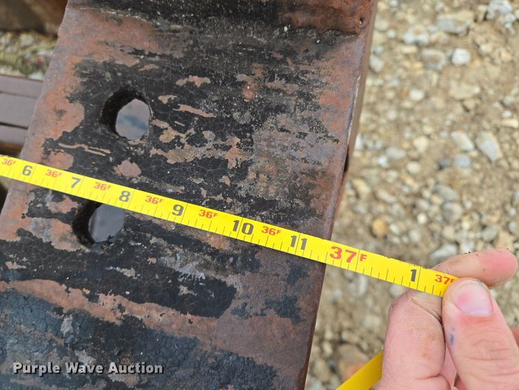 image for item DV1783 APE D12-42 piling driver 