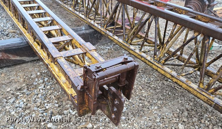 image for item DV1783 APE D12-42 piling driver 