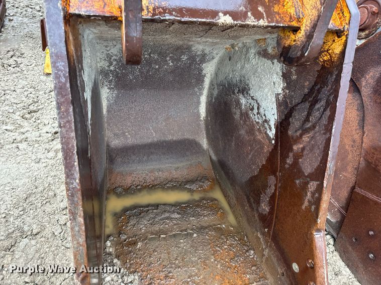 image for item DV1788 Badger Attachments JD330 excavator bucket