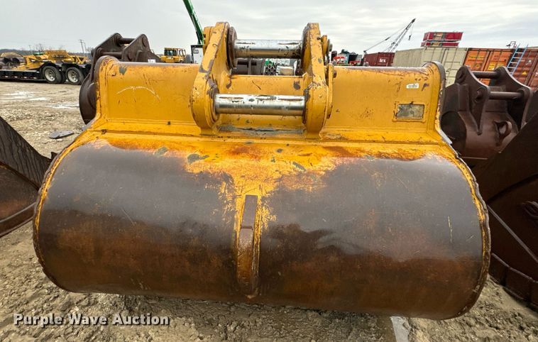 image for item DV1792 Caterpillar excavator bucket