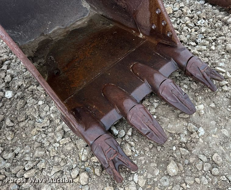 image for item DV1793 Hensley excavator bucket