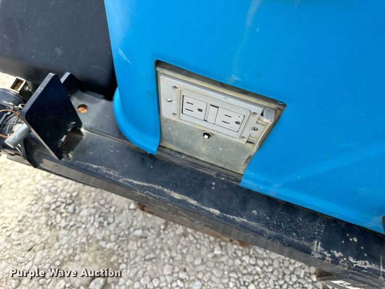 image for item DV1799 2017 Genie RL4 light plant