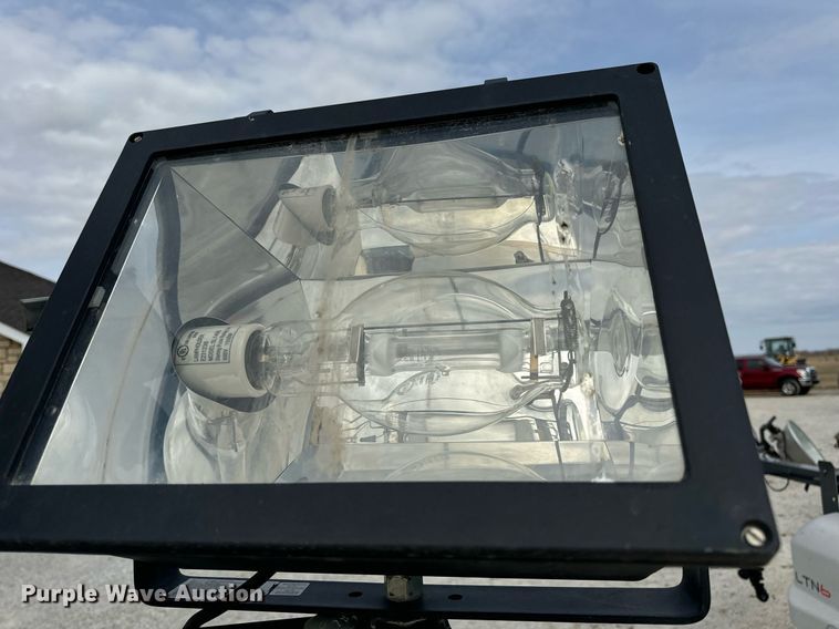 image for item DV1799 2017 Genie RL4 light plant