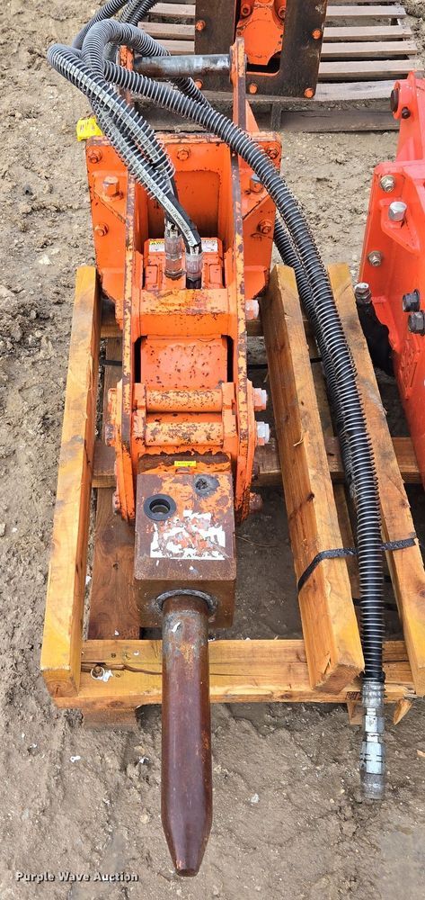 image for item DV1801 NPK PH-3 breaker