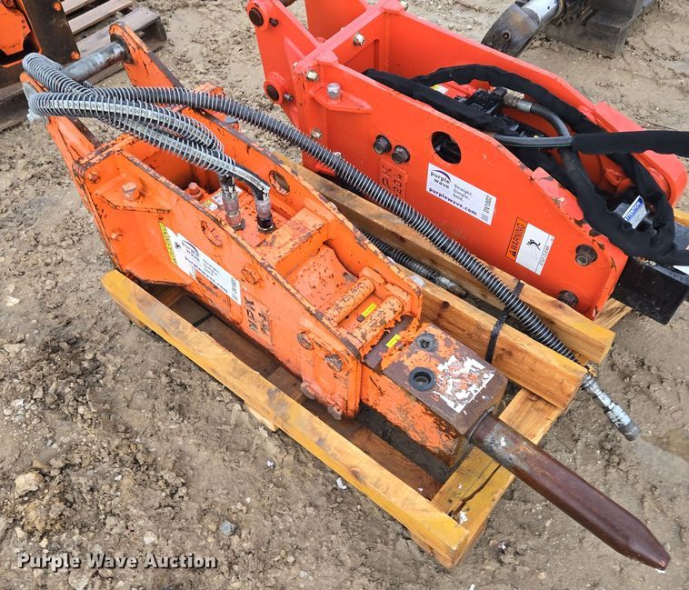 image for item DV1801 NPK PH-3 breaker